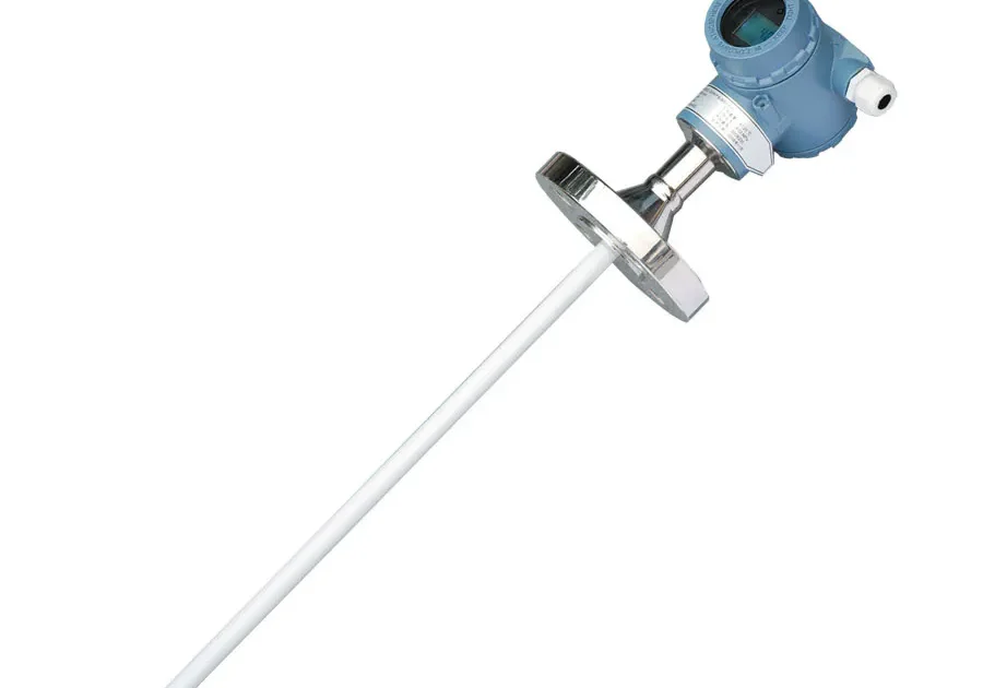 Rod-type capacitive level sensor with flange connection, designed for liquid level measurement in industrial storage tanks.
