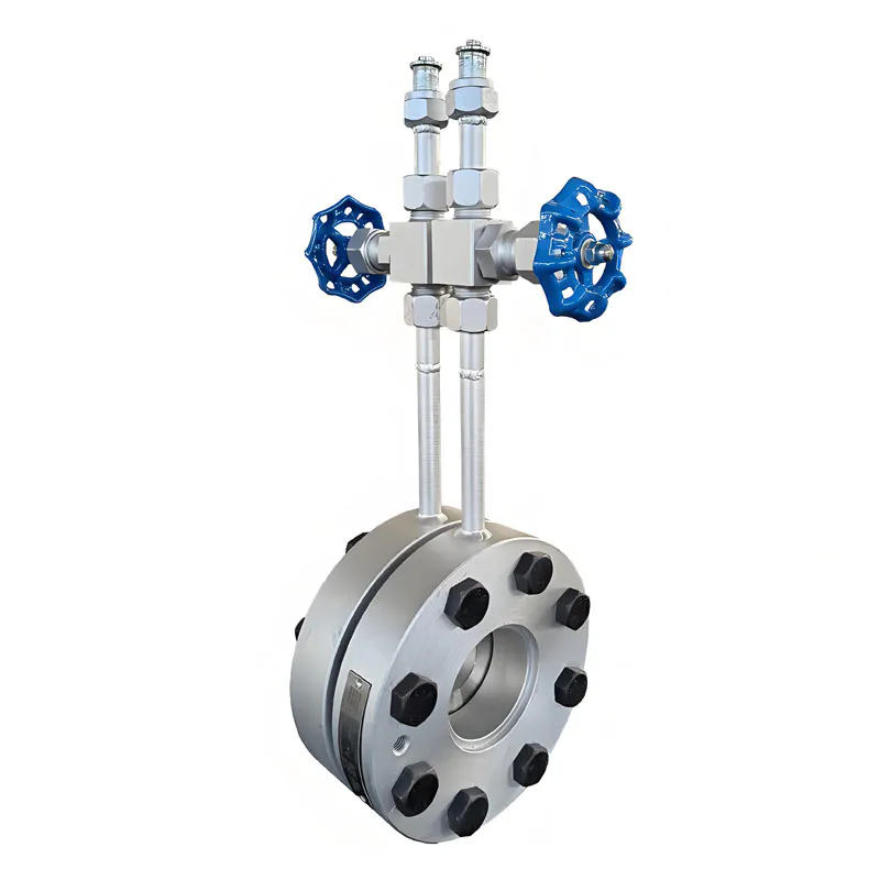 This image shows a compact orifice flow meter with a compact design, suitable for flow measurement in pipeline systems, equipped with flange connections and a flow rate display device.