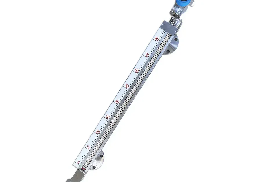 This image shows a magnetic level gauge featuring a clear scale and liquid level display device, suitable for containers that store liquids. The gauge measures liquid level height accurately through the interaction between the external magnetic probe and the internal float.