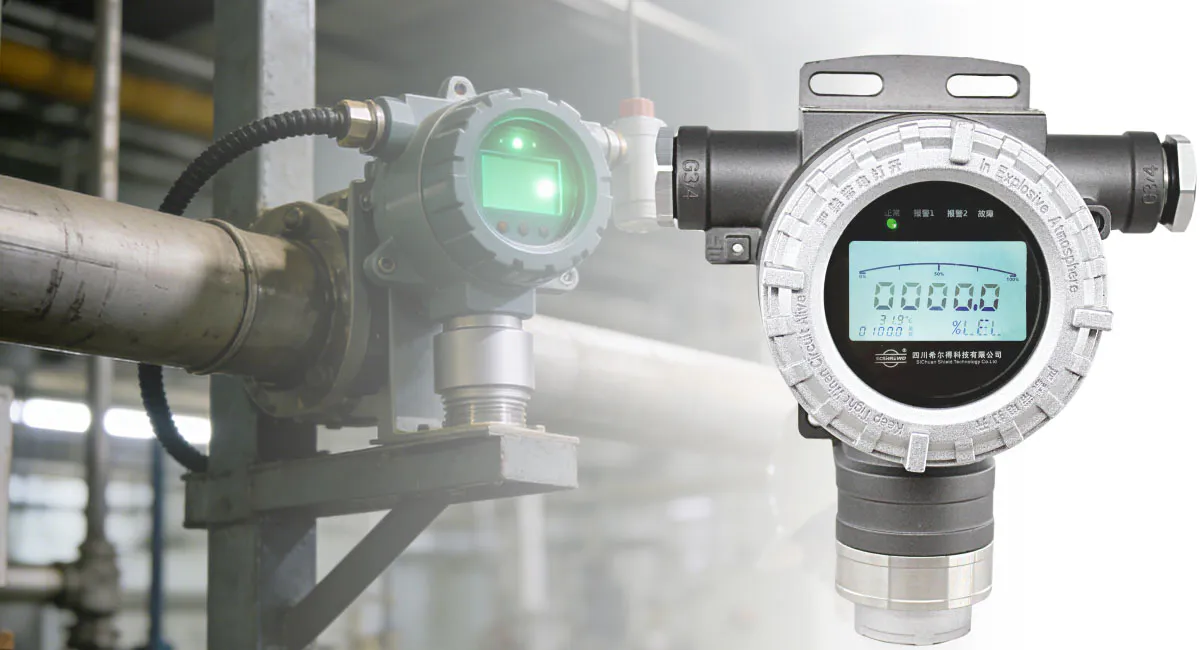 Explosion-proof VOC toxic gas detector installed in an industrial environment for continuous monitoring of gas leaks around pipelines and process equipment
