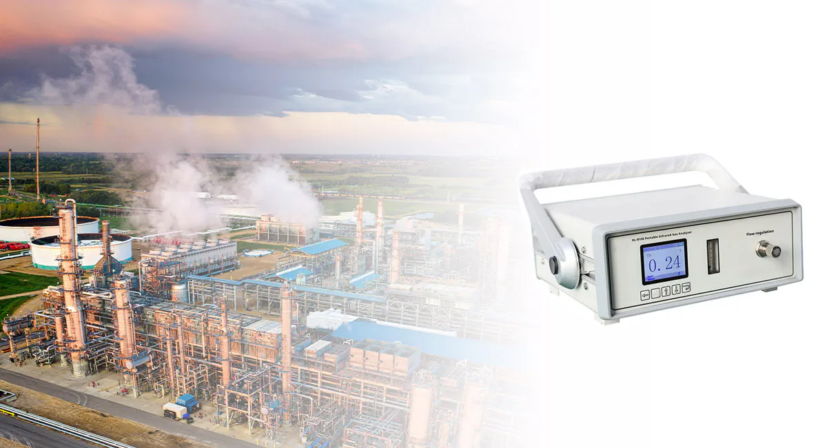 Combustion gas analyzer for measuring emissions in industrial combustion processes