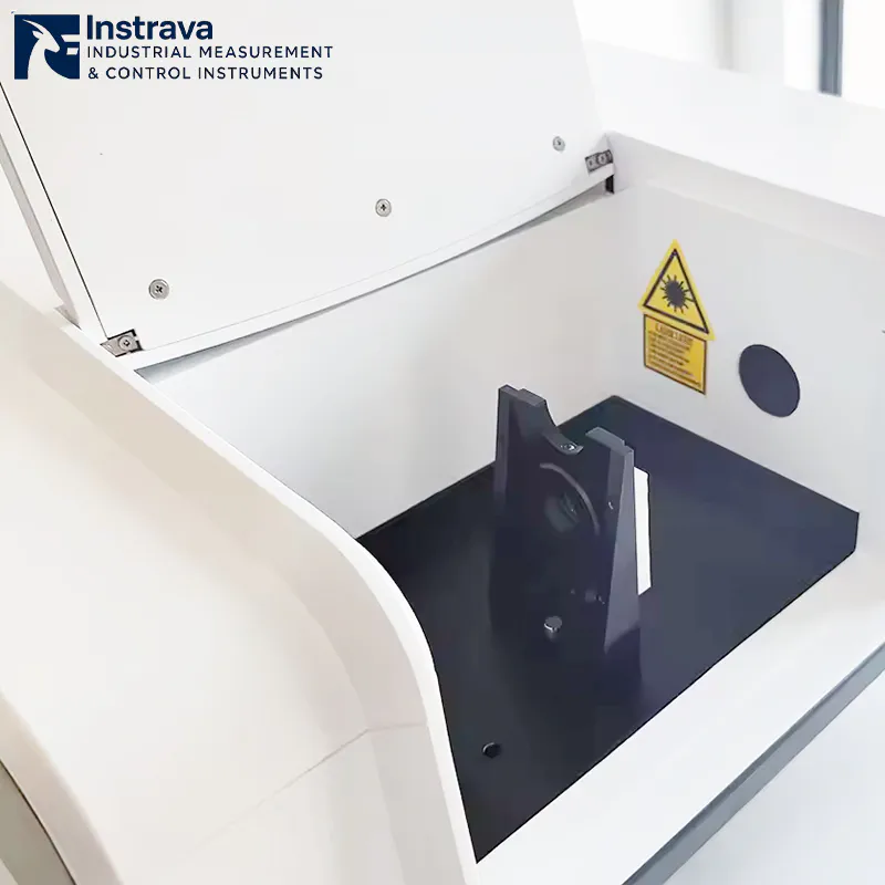 FTIR Fourier Transform Infrared Spectrometer with high-definition display for real-time gas analysis.