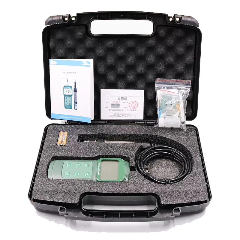 Laboratory dissolved oxygen meter, displaying oxygen concentration and temperature values on the screen