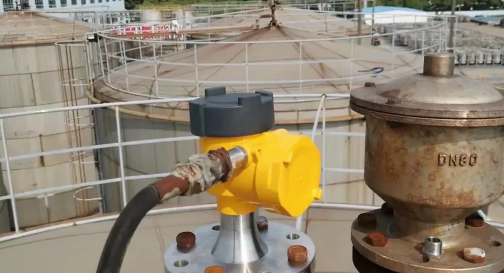 Level Sensor used for tank monitoring and measurement