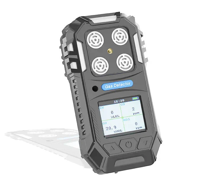 Detektor empat gas portabel dengan tampilan digital dan modul sensor multi-gas.