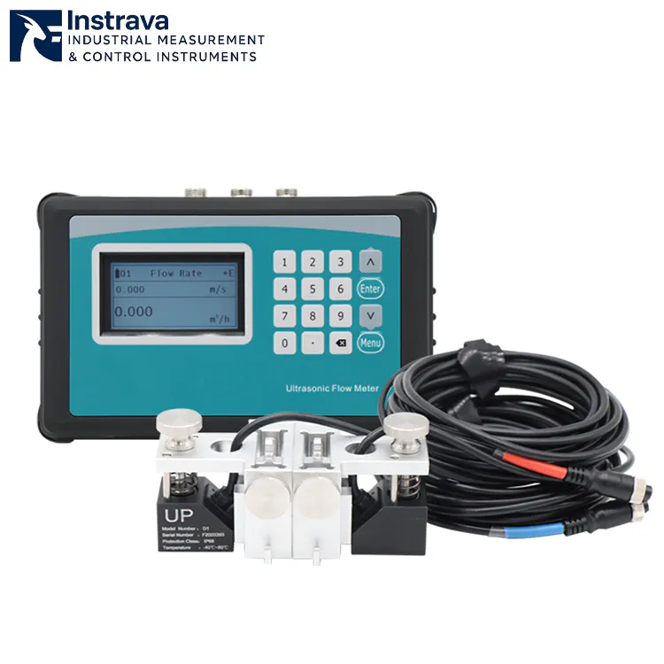 เครื่องวัดอัตราการไหลแบบคลัมป์ออนด้วยคลื่นเสียงความถี่สูงสำหรับน้ำ พร้อมจอแสดงผลดิจิทัลและทรานสดิวเซอร์คู่.