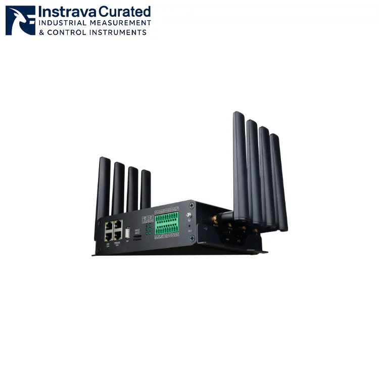 Industrial edge gateway with multiple antennas for wireless connectivity