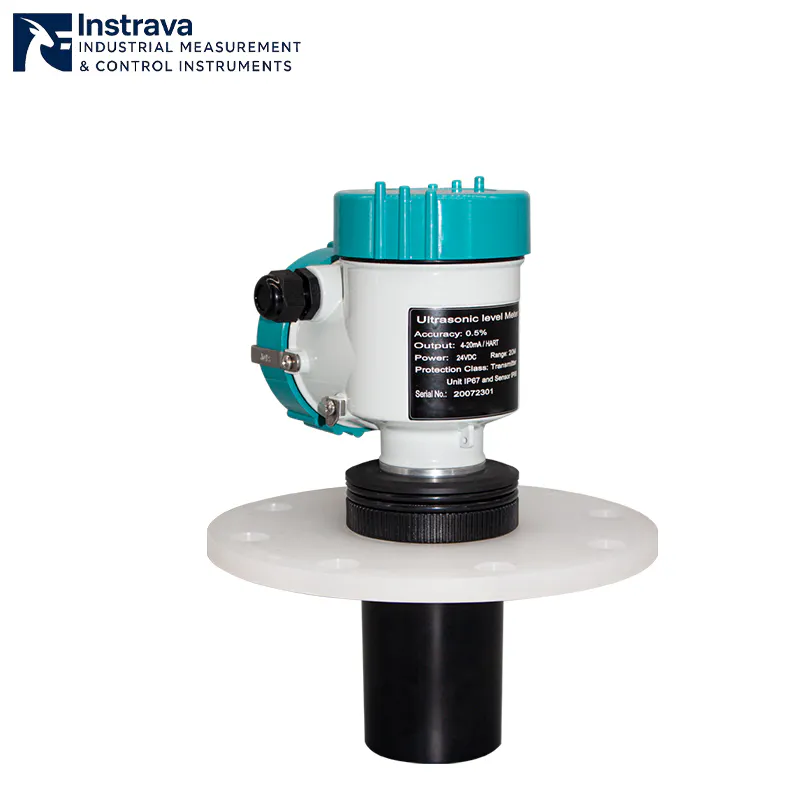 مستشعر مستوى مدمج بالموجات فوق الصوتية مع شاشة عرض رقمية LCD لقياس مستوى السائل الصناعي بدون تلامس.